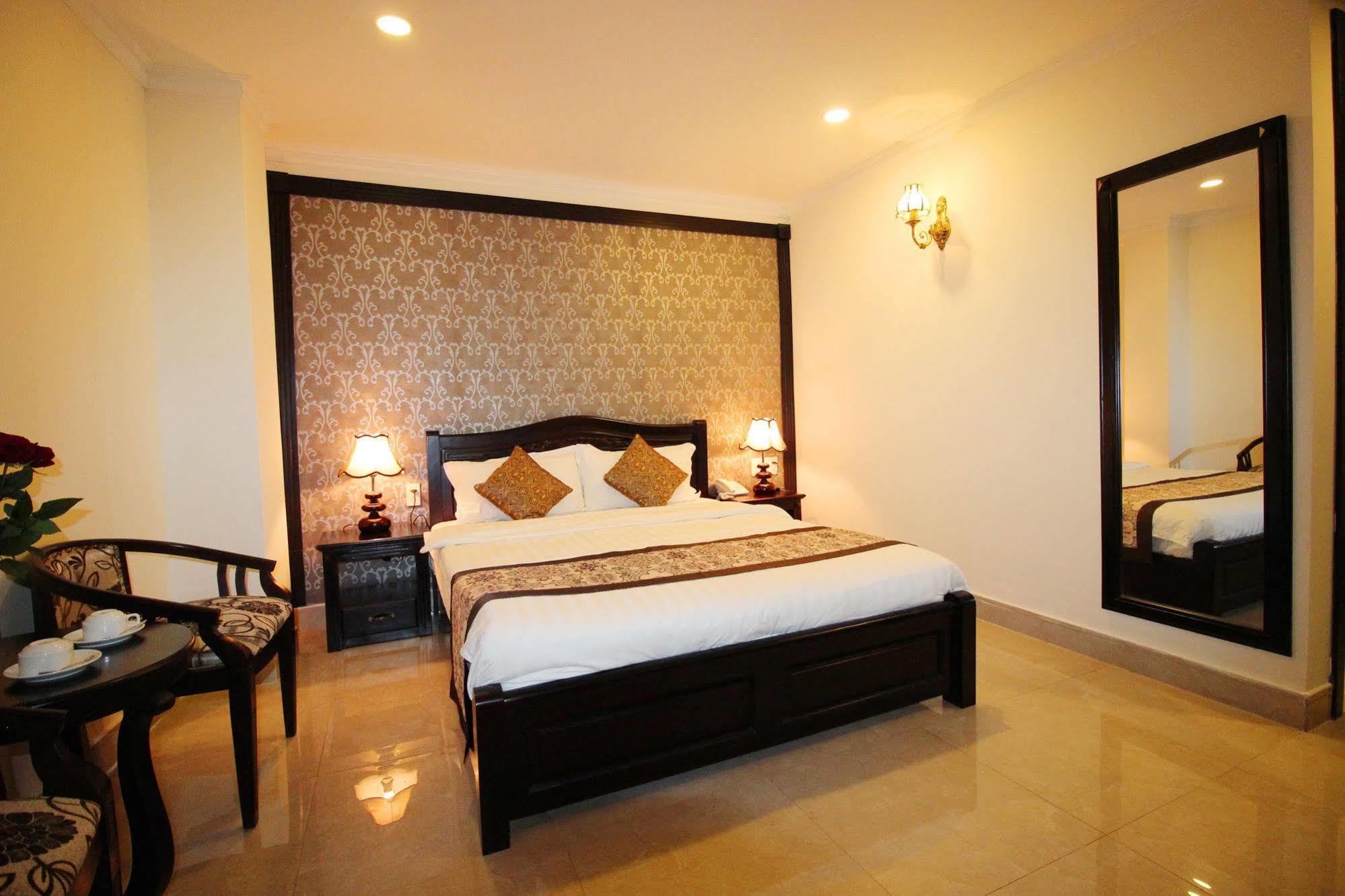 Royal Dalat Hotel Экстерьер фото