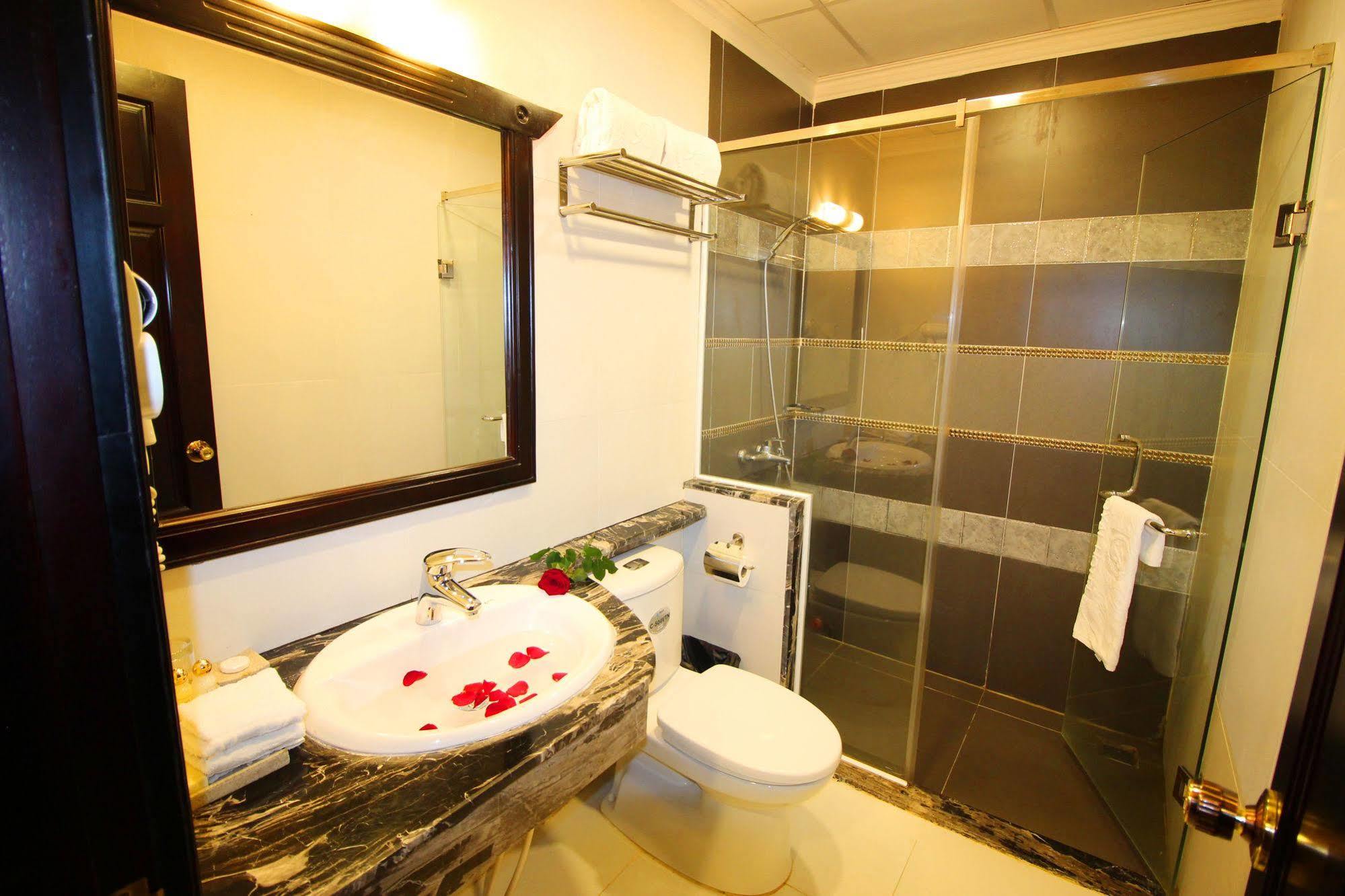 Royal Dalat Hotel Экстерьер фото